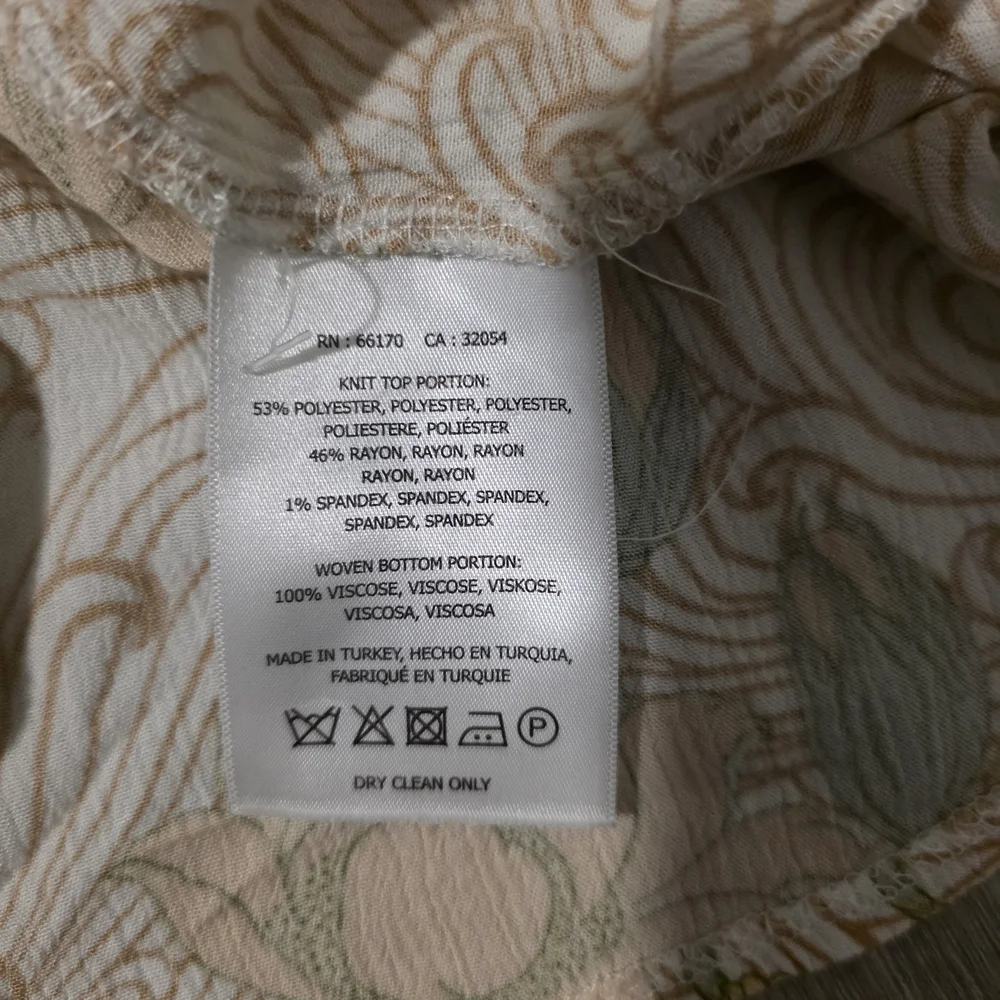 Anthro Akemi + Kin Floral Boho Blouse Cream Babydoll Top Size M - Picture 9 of 9